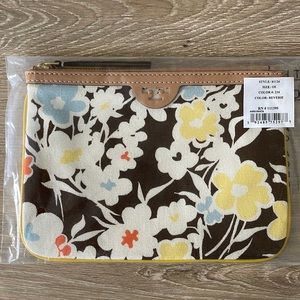 Brand New (NWT) - never removed from bag Tory Burch pattern clutch